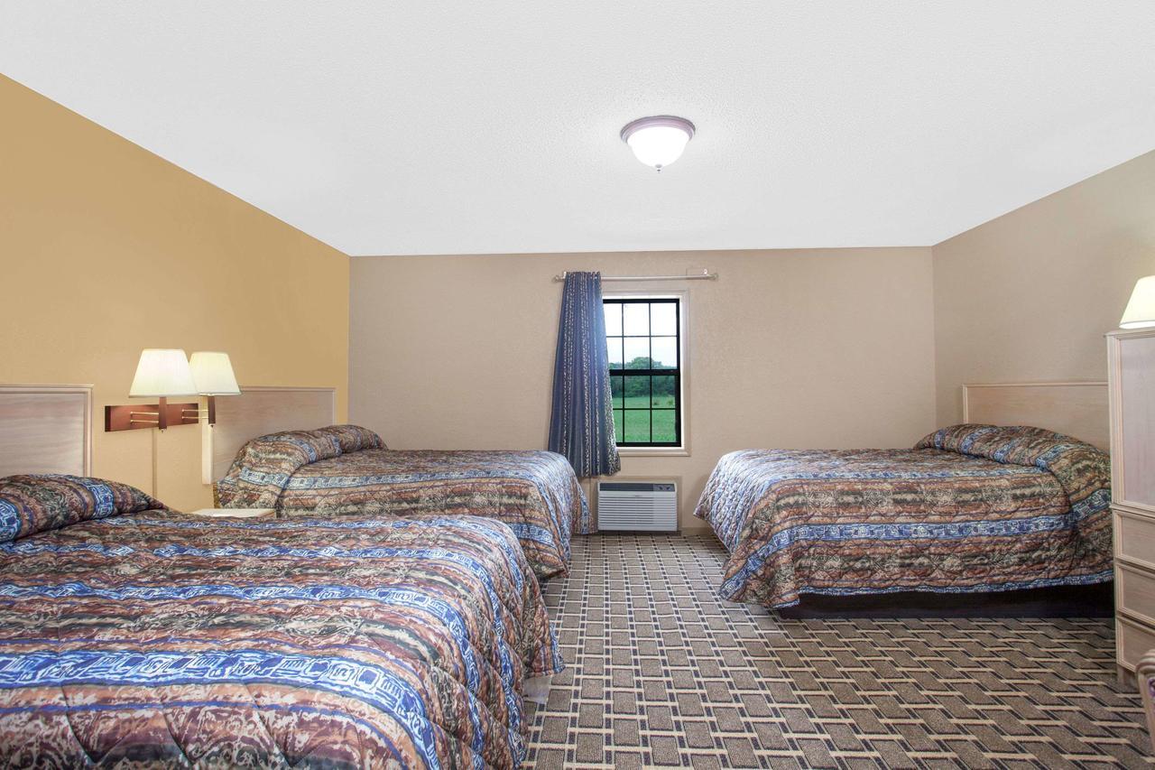 Knights Inn Wildersville מראה חיצוני תמונה